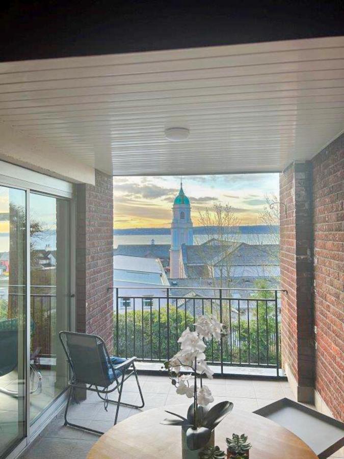 Modern Luxurious Apartment W/ Patio Balcony & View Jordanstown Kültér fotó