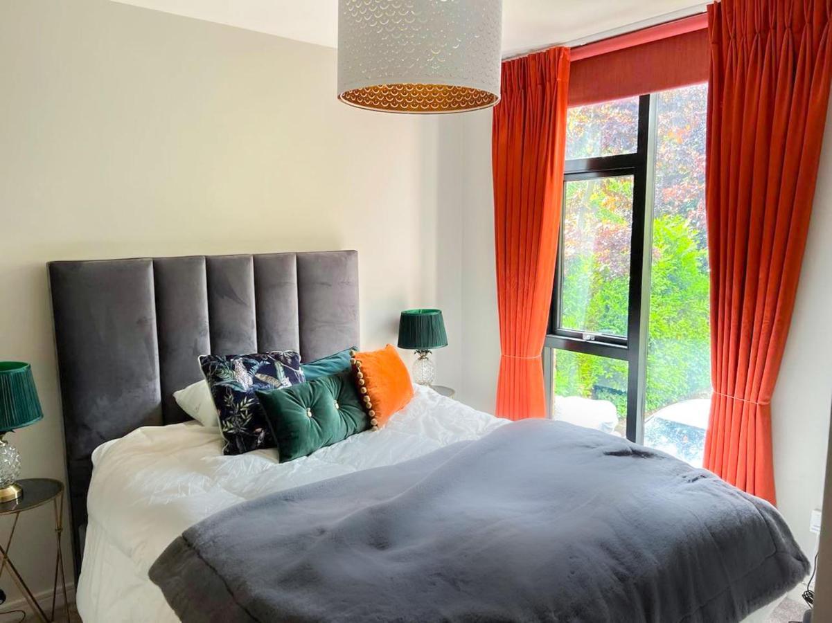 Modern Luxurious Apartment W/ Patio Balcony & View Jordanstown Kültér fotó